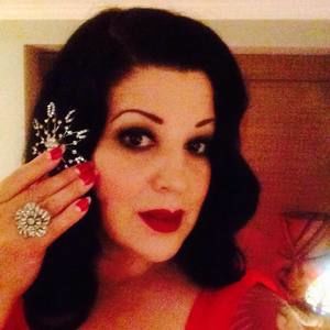 Meet your Posher, Julia